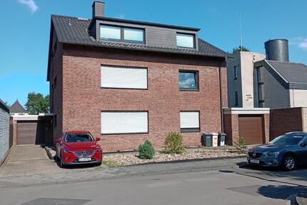 solide, lichtdurchflutete 2-Zimmer-Wohnung im 3-Familien-Haus