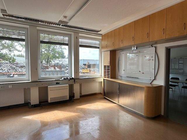 Gewerbeobjekt Weißenhorn - 8 Zimmer, 267 m&sup2;, 2.000&euro; | Angebot:24450600