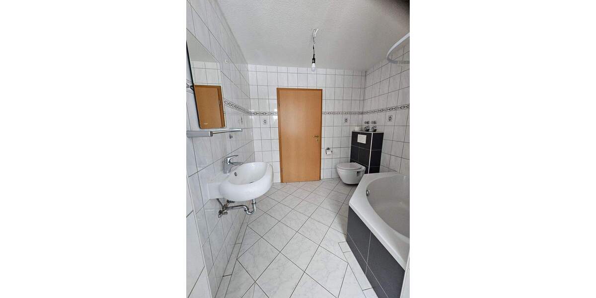 Etagenwohnung Neustadt - 3 Zimmer, 87 m&sup2;, 720&euro; | Angebot:26188007