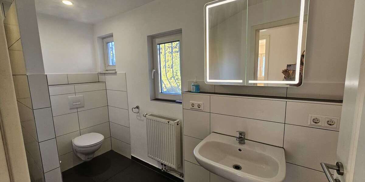 Einfamilienhaus Aalen - 8 Zimmer, 160 m&sup2;, 1.950&euro; | Angebot:23626507