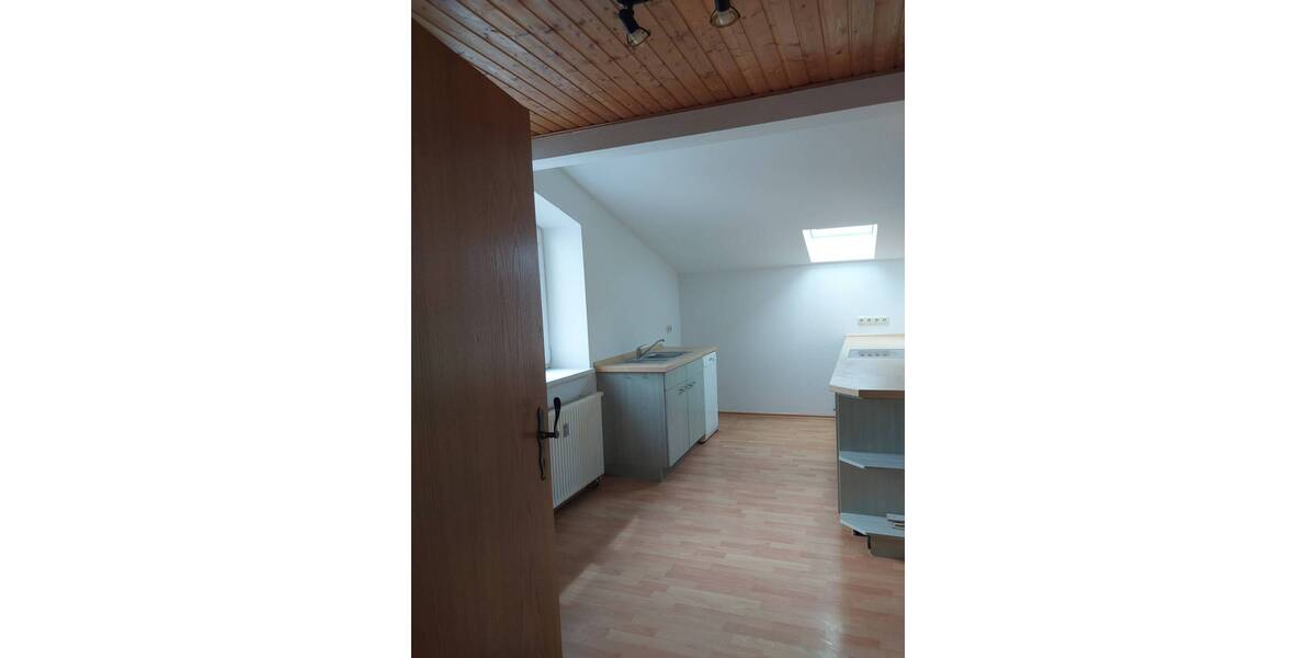 Etagenwohnung Bad Dürrenberg Goddula - 2 Zimmer, 86 m&sup2;, 390&euro; | Angebot:24789085