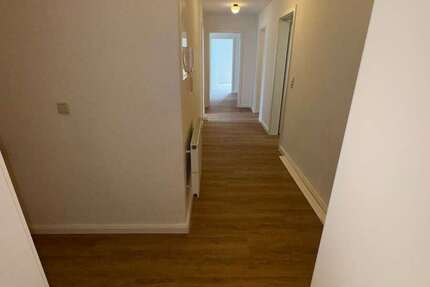 Wohnung Neuruppin - 2 Zimmer, 77 m&sup2;, 880&euro; | Angebot:27055581