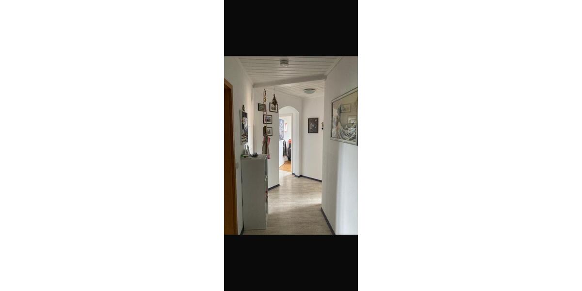 Etagenwohnung Tirschenreuth - 3 Zimmer, 90 m&sup2;, 900&euro; | Angebot:25725520