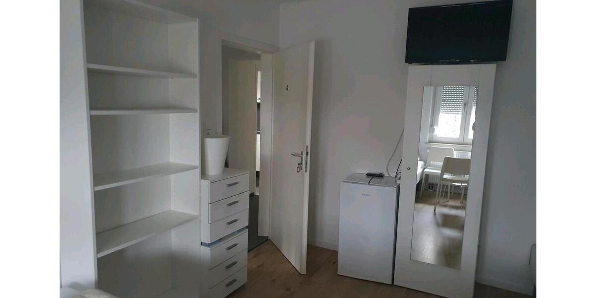 Erdgeschoßwohnung Rottenburg am Neckar - 20 Zimmer, 400 m&sup2;, 500&euro; | Angebot:19697081