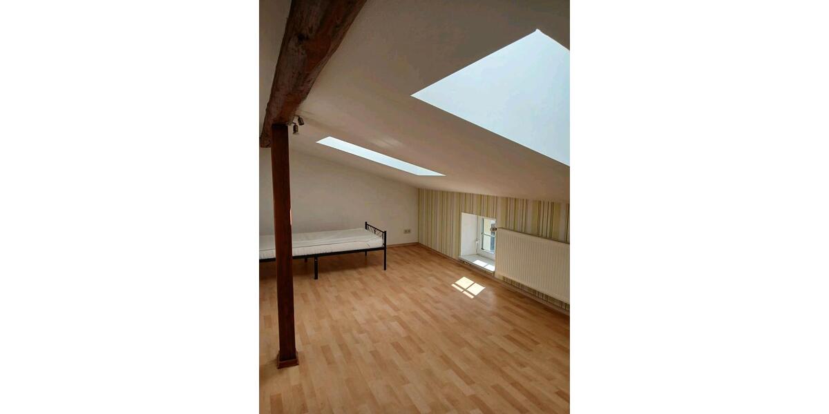 Dachgeschoßwohnung Waren (Müritz) - 3 Zimmer, 160 m&sup2;, 720&euro; | Angebot:25988395