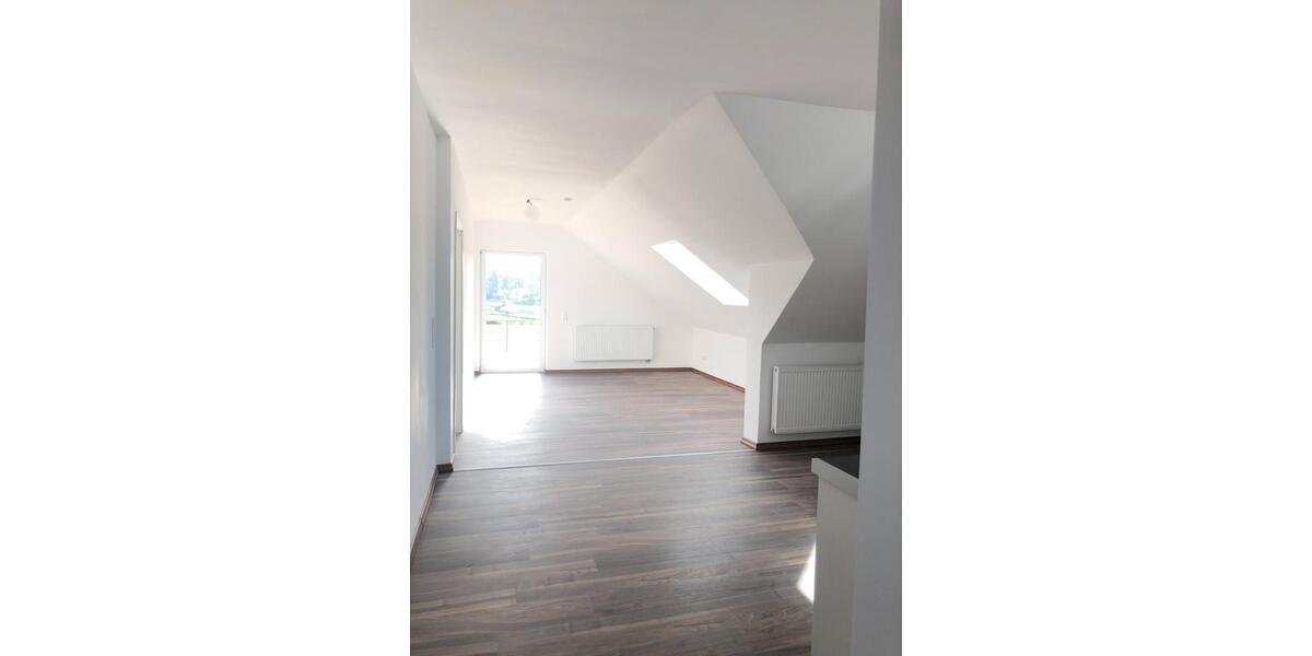 Dachgeschoßwohnung Crailsheim - 4 Zimmer, 115 m&sup2;, 1.090&euro; | Angebot:26618471