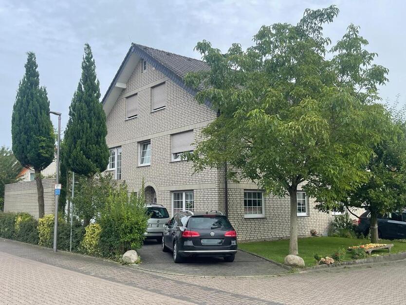 Doppelhaushälfte mit großem Garten – 188 m², zu vermieten!