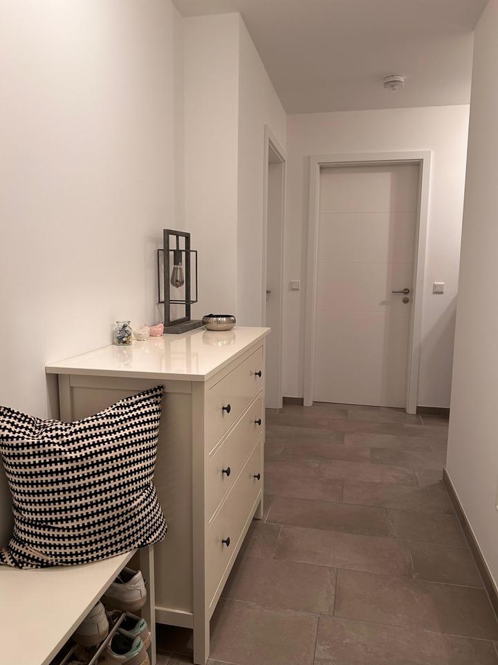 Komfortable Erdgeschoss Wohnung mit EBK, Terrasse u. Stellplatz