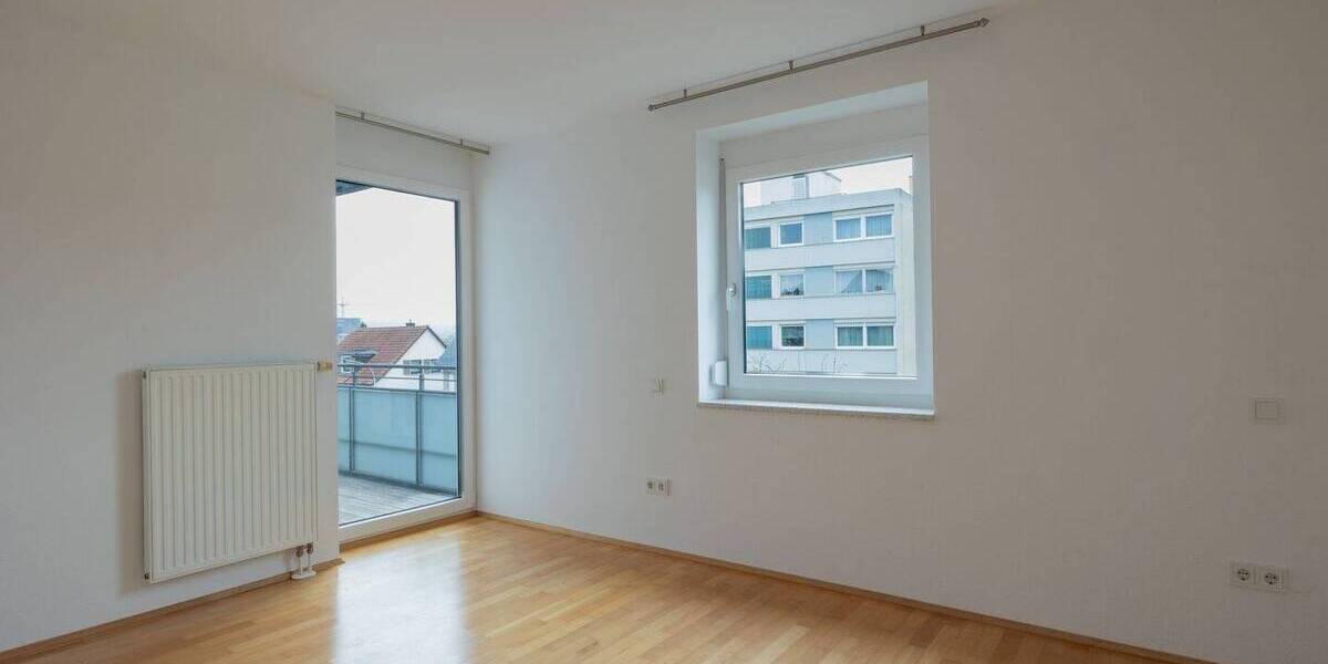 Sonnenverwöhnte 4-Zimmer-Mietwohnung mit drei Balkonen und Tiefgaragenstellplatz 4 zimmer