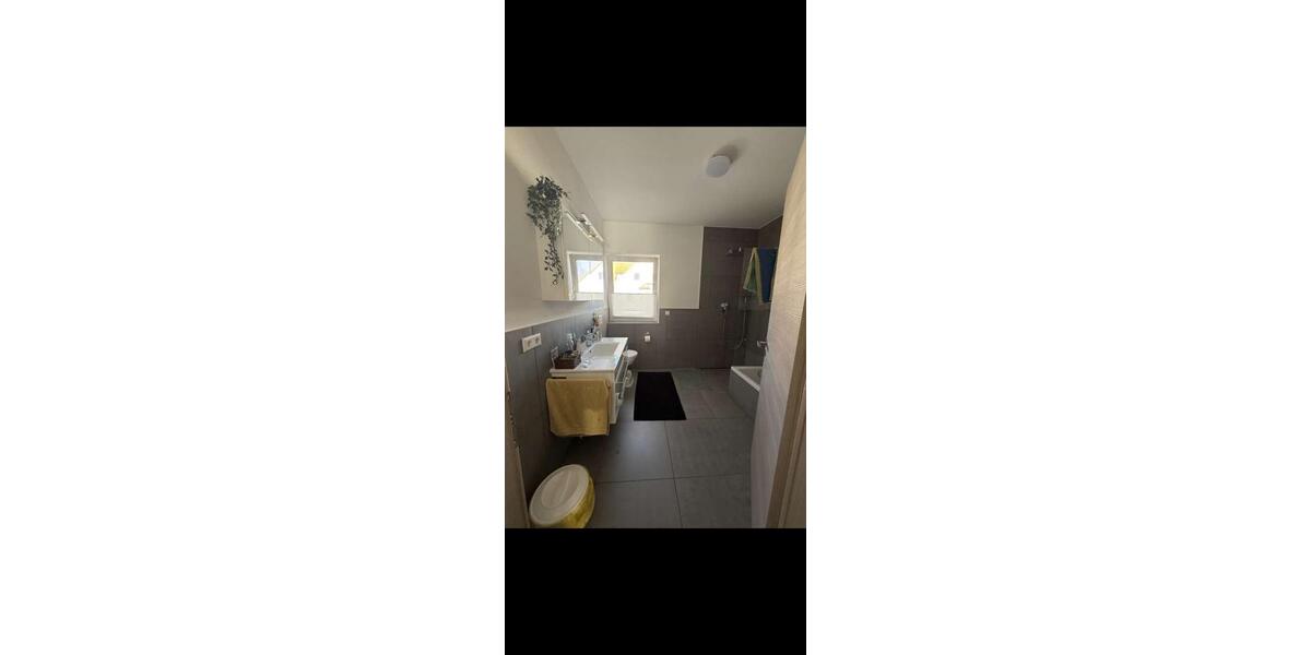 Etagenwohnung Ichenhausen - 3 Zimmer, 95 m&sup2;, 1.200&euro; | Angebot:26413615