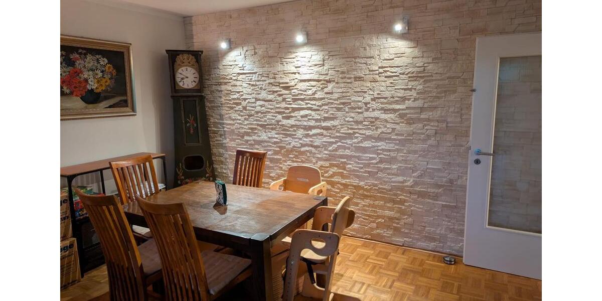 Großzügige 4-Zimmer-Wohnung mit zwei Balkonen und Stellplatz 4 zimmer