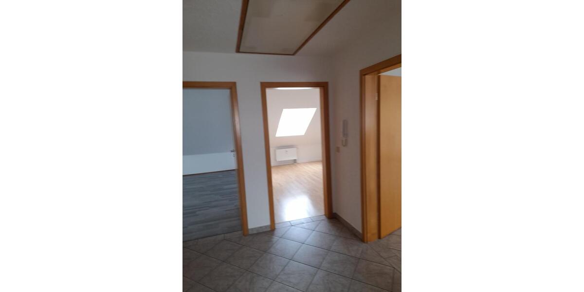 Dachgeschoßwohnung Engstingen - 3 Zimmer, 97 m&sup2;, 660&euro; | Angebot:25960849