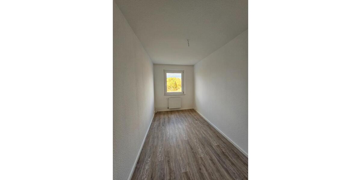 Etagenwohnung Eberswalde - 4 Zimmer, 72 m&sup2;, 680&euro; | Angebot:25855424