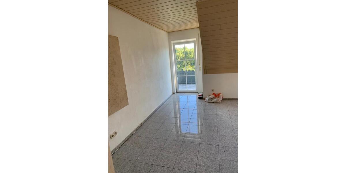 Etagenwohnung Döhlau - 4 Zimmer, 100 m&sup2;, 788&euro; | Angebot:26269088