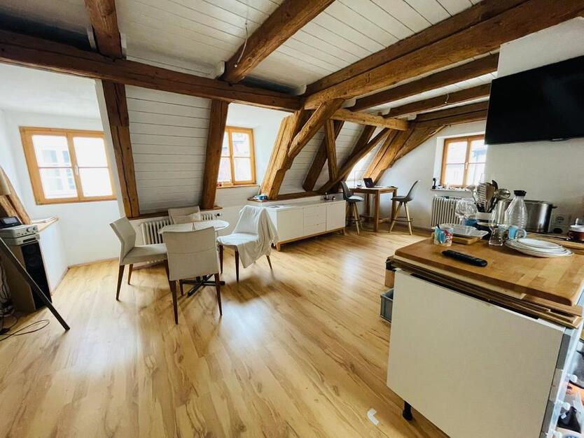 DACHGESCHOSS Wohnung auf 2 Ebenen im Herzen der ALTSTADT VON LAN