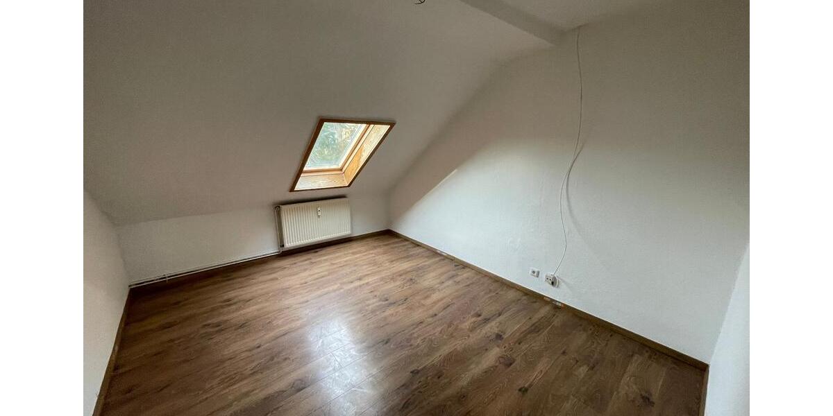 Dachgeschoßwohnung Apolda - 2 Zimmer, 57 m&sup2;, 399&euro; | Angebot:26448754