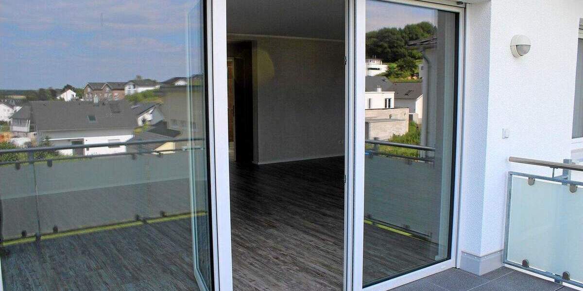 Etagenwohnung Königswinter Thomasberg - 3 Zimmer, 94 m&sup2;, 1.240&euro; | Angebot:25780275