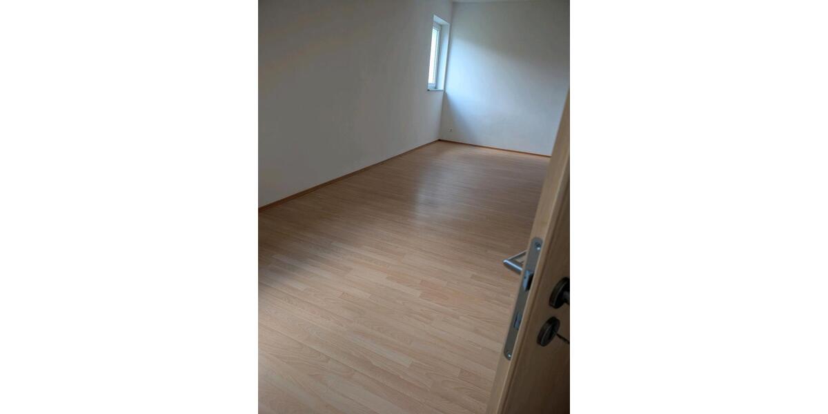 Vermiete 4- Zimmer Wohnung mit Balkon, uninähe 4 zimmer