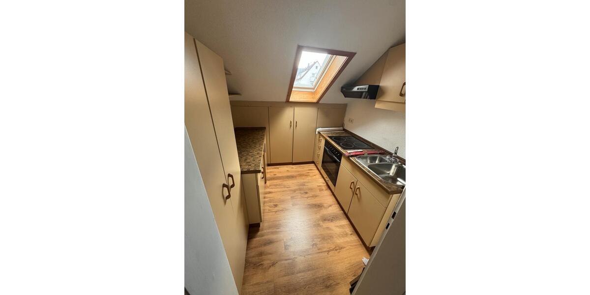 Dachgeschoßwohnung Walheim - 3 Zimmer, 75 m&sup2;, 900&euro; | Angebot:26589610