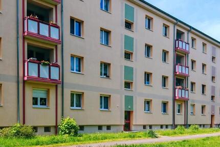 3-Raumwohnung im Erdgeschoss mit Abstellraum und Dusche zimmer