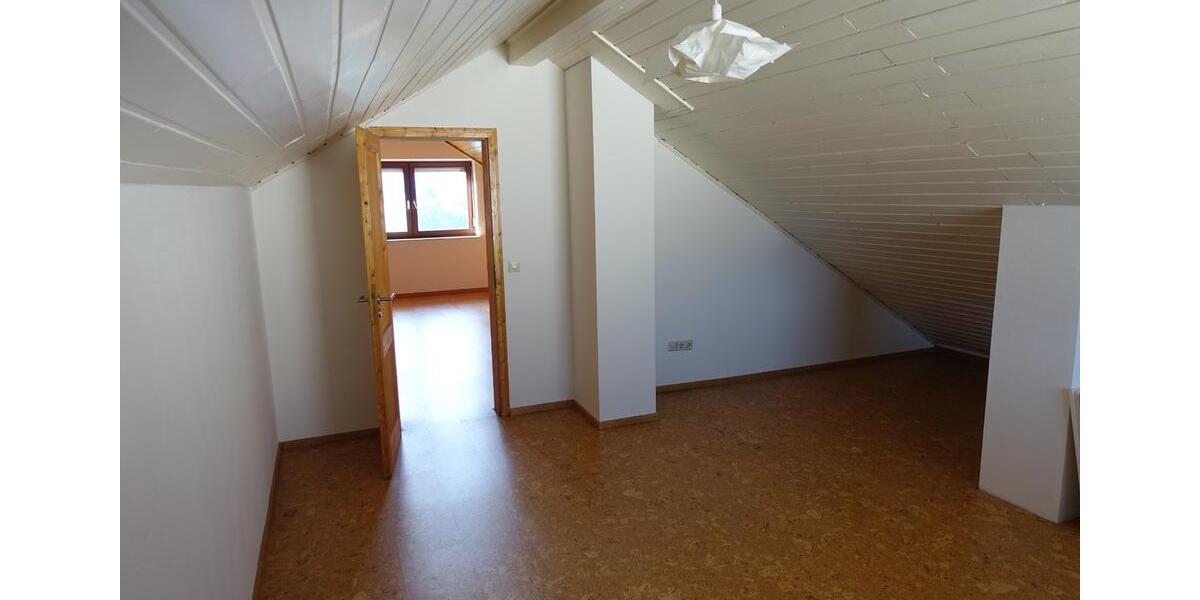 Maisonettenwohnung Kirchentellinsfurt - 4.5 Zimmer, 130 m&sup2;, 1.700&euro; | Angebot:25642653