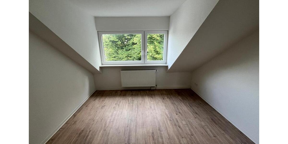 Charmante Dachgeschosswohnung – Erstbezug nach Sanierung 2 zimmer