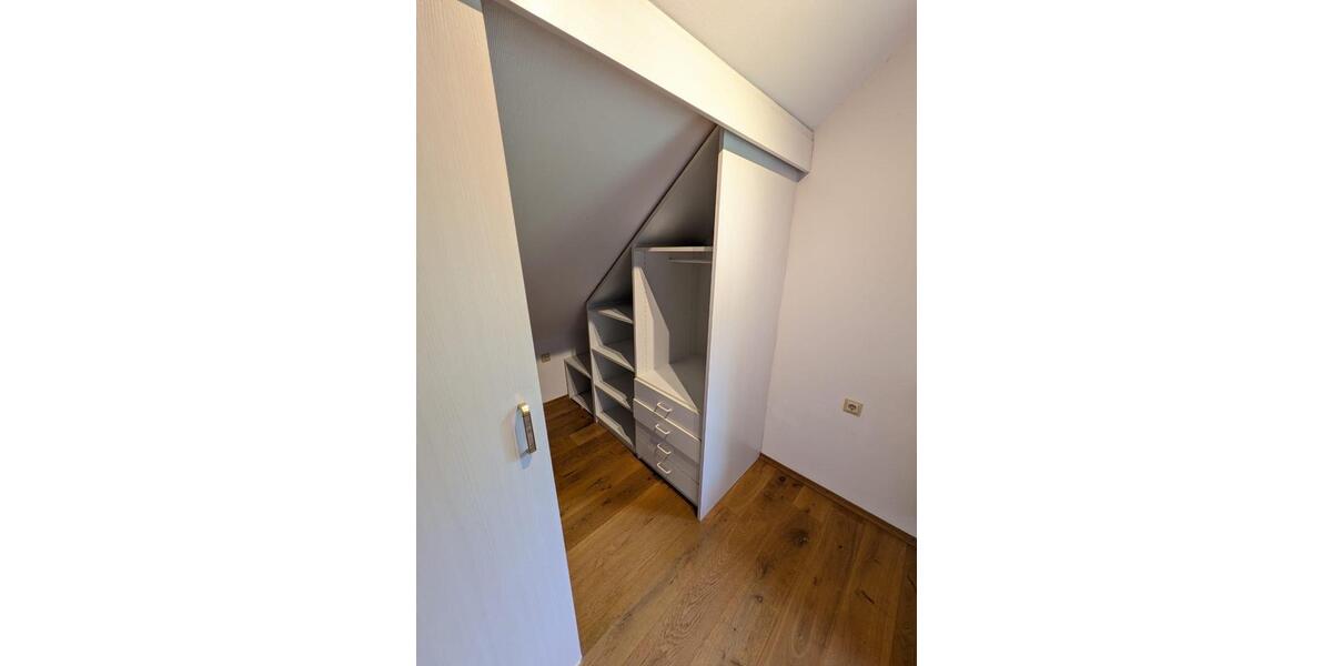 Dachgeschoßwohnung Nieste - 2 Zimmer, 82 m&sup2;, 650&euro; | Angebot:26626600