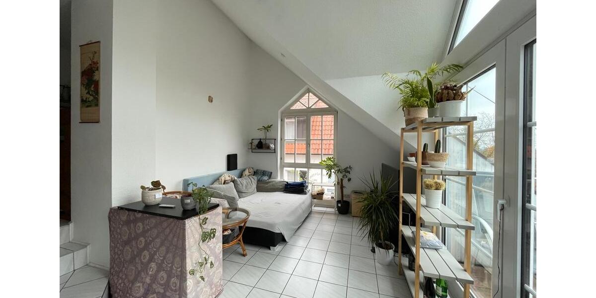 Zwei Zimmer in 2er WG Würzburg Höchberg Balkon DG 2 zimmer