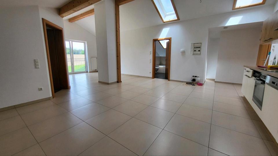 Dachgeschoßwohnung Unterdietfurt - 3 Zimmer, 82 m&sup2;, 920&euro; | Angebot:26578660