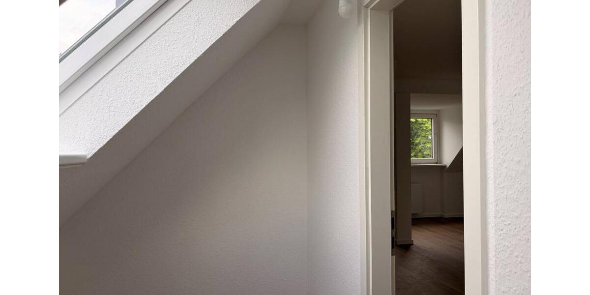 Dachgeschoßwohnung Düsseldorf Stadtbezirk 9 - 2 Zimmer, 49 m&sup2;, 590&euro; | Angebot:26182891