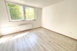 Mit den Kindern nach Kinderhaus, große 4 Zimmerwohnung frei