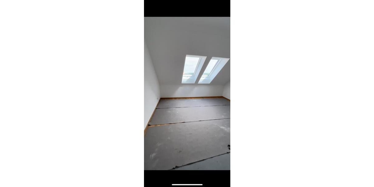 Dachgeschoßwohnung Dresden Schönfeld-Weißig - 5 Zimmer, 128 m&sup2;, 1.900&euro; | Angebot:25042196