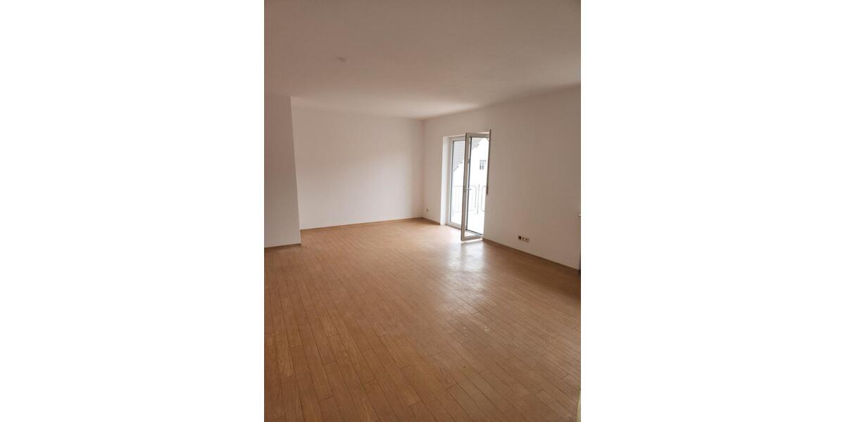 Etagenwohnung Nohfelden - 3 Zimmer, 90 m&sup2;, 954&euro; | Angebot:26197347