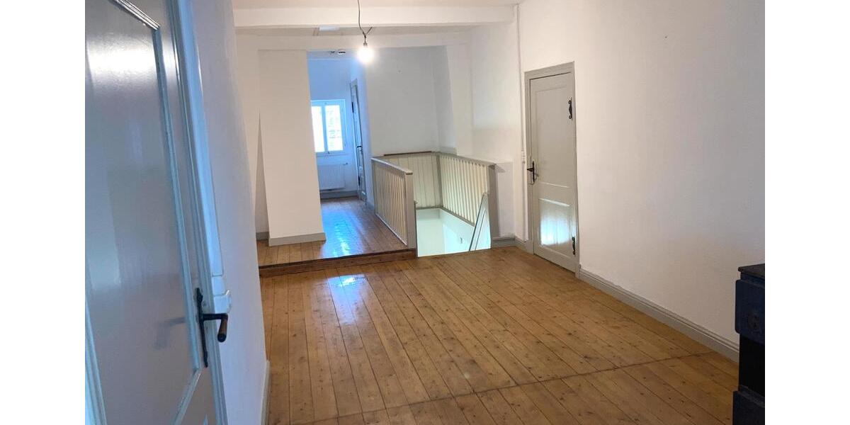 Etagenwohnung Uetersen - 4 Zimmer, 90 m&sup2;, 1.250&euro; | Angebot:25993811