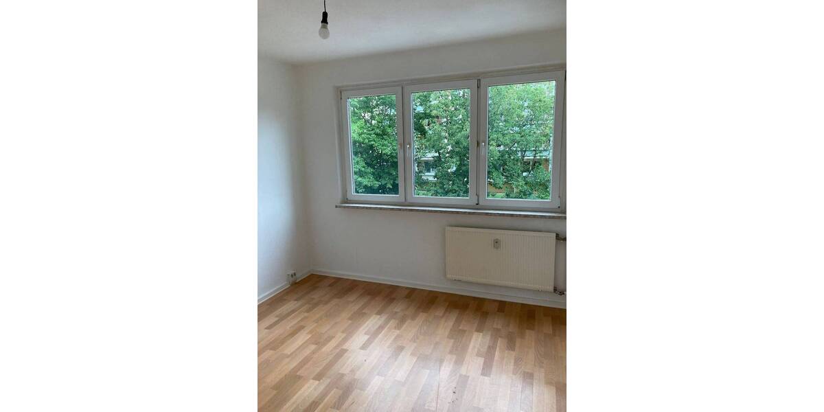 Etagenwohnung Gera Lusan - 4 Zimmer, 68 m&sup2;, 405&euro; | Angebot:26170568