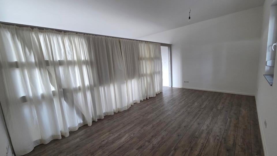 Etagenwohnung Rathenow - 4 Zimmer, 167 m&sup2;, 1.670&euro; | Angebot:26008603