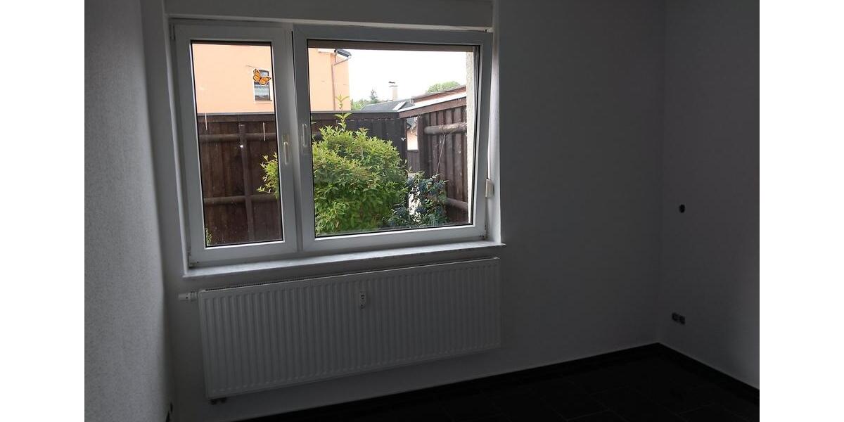 Erdgeschoßwohnung Werdau - 4 Zimmer, 95 m&sup2;, 740&euro; | Angebot:25042195