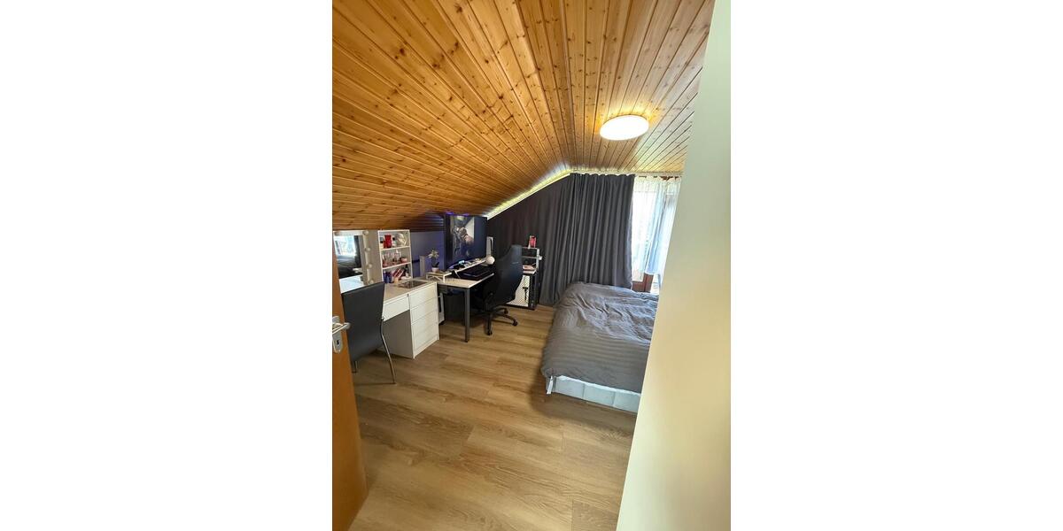 Dachgeschoßwohnung Rosenfeld - 2 Zimmer, 71 m&sup2;, 750&euro; | Angebot:26463446