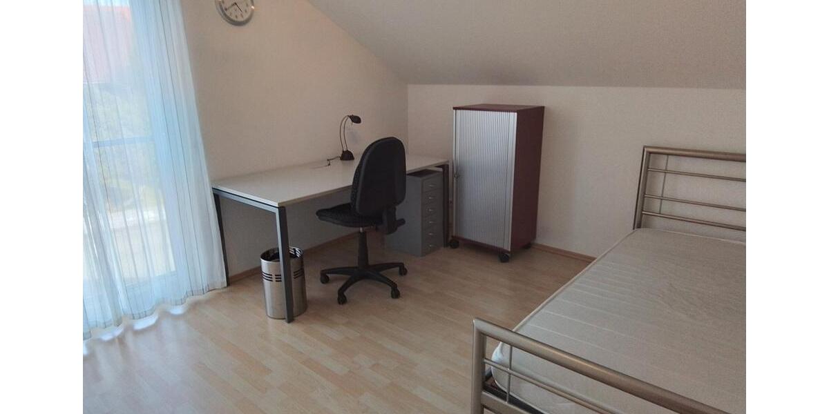 Dachgeschoßwohnung Rottenburg am Neckar - 2 Zimmer, 82 m&sup2;, 490&euro; | Angebot:25272110