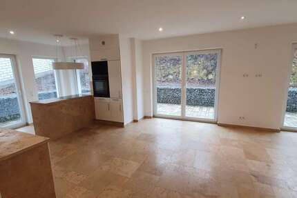 Haus zum Mieten in Undorf 1.590 € 155 m² 5 zimmer