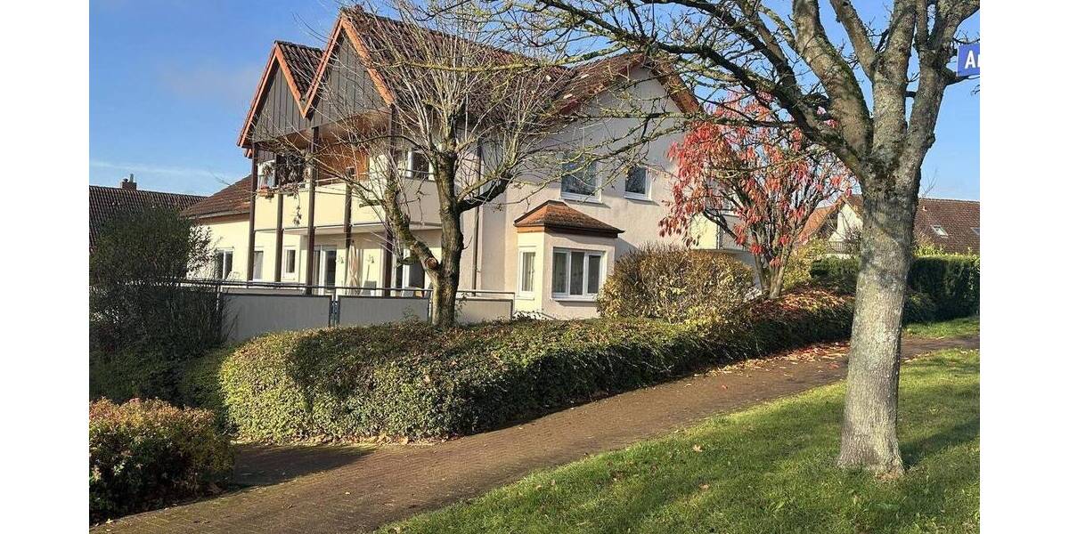 Großzügige barrierearme 3 Zimmer-Erdgeschoss-Wohnung mit Doppelgarage und großem Balkon 3 zimmer