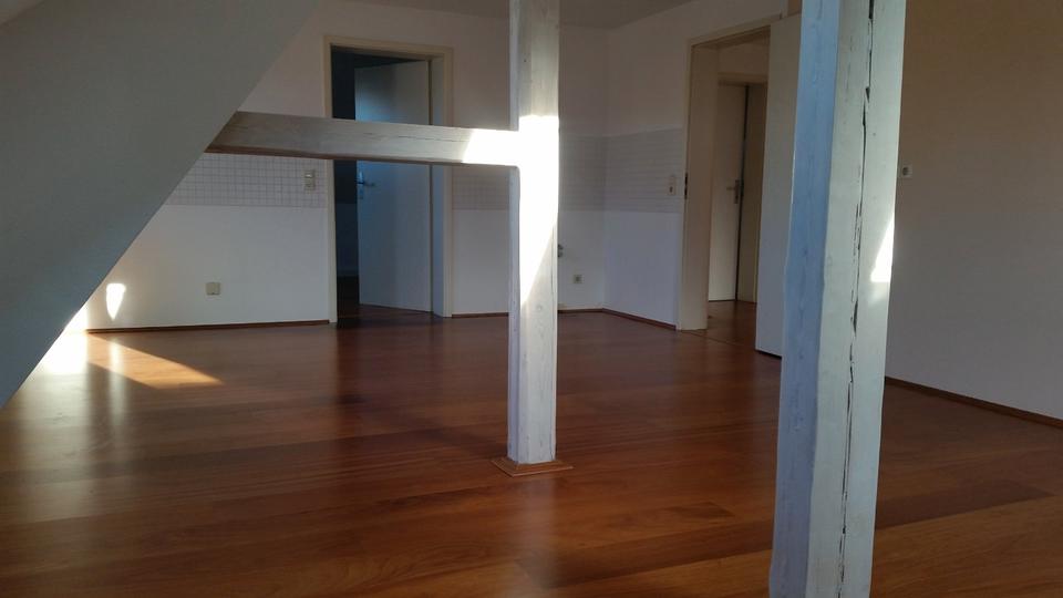 Dachgeschoßwohnung Limbach-Oberfrohna Oberfrohna - 3 Zimmer, 58 m&sup2;, 355&euro; | Angebot:26211122