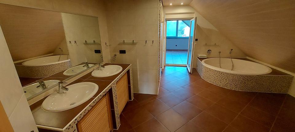 Einfamilienhaus Rammelsbach - 5 Zimmer, 230 m&sup2;, 1.800&euro; | Angebot:26624272