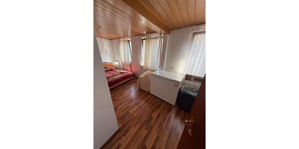Etagenwohnung Merzig - 5 Zimmer, 160 m&sup2;, 1.250&euro; | Angebot:26069167