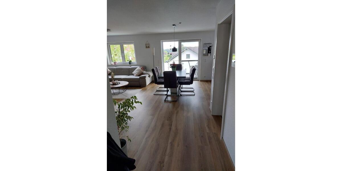 Etagenwohnung Sulz am Neckar - 3.5 Zimmer, 91 m&sup2;, 990&euro; | Angebot:26649578