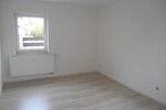 Weg vom Schuss,doch mittendrin! Einwandfreie 2-RaumWohnung am Ortsrand von Wyhra mit Blick ins Grüne