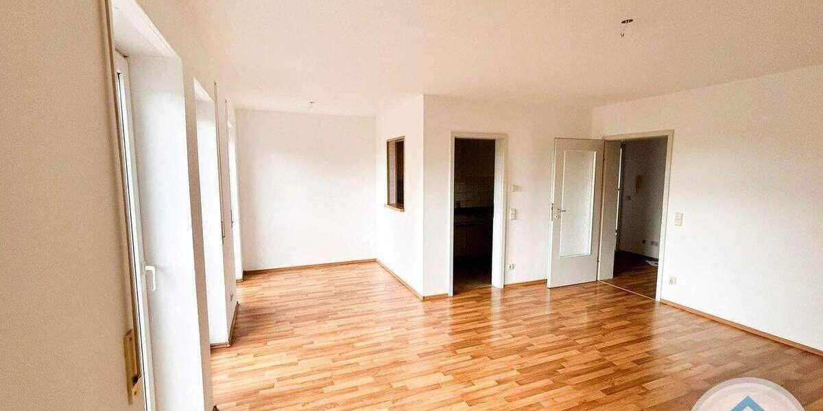 Etagenwohnung Zwickau Marienthal - 2 Zimmer, 60 m&sup2;, 330&euro; | Angebot:26155663