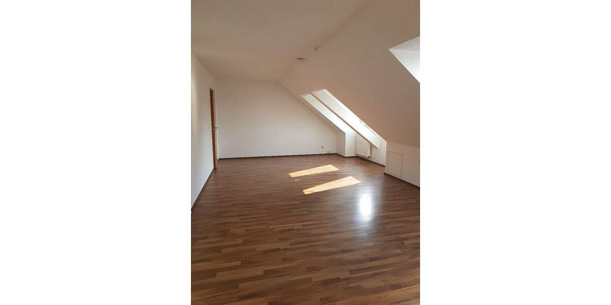 Etagenwohnung Böhlen - 4 Zimmer, 78 m&sup2;, 645&euro; | Angebot:25692025