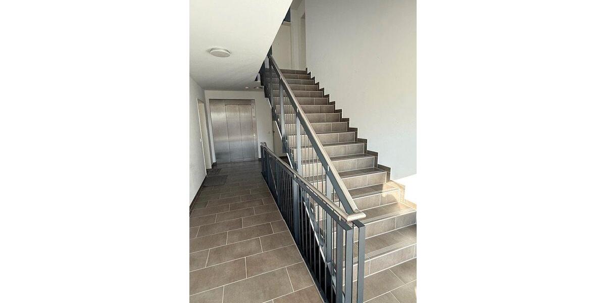 Einfamilienhaus Würzburg Heuchelhof - 2 Zimmer, 85 m&sup2;, 1.360&euro; | Angebot:26136173
