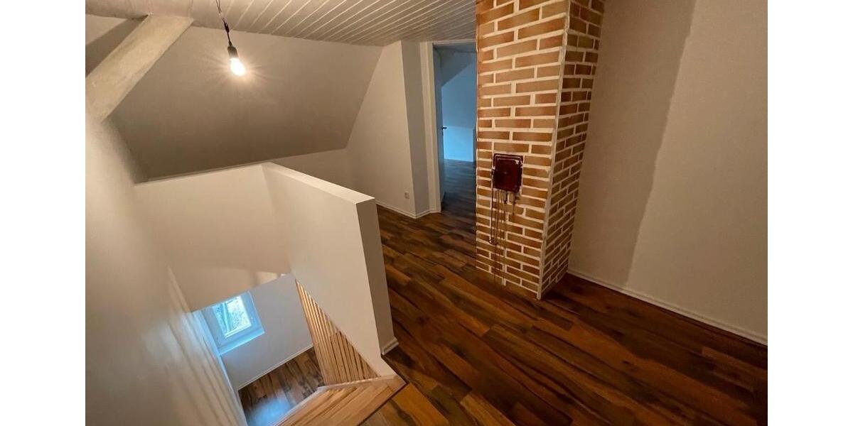 EFH, 5 ZKB , 140qm , 2 Bäder , 2 Parkplätze zu vermieten 2 zimmer